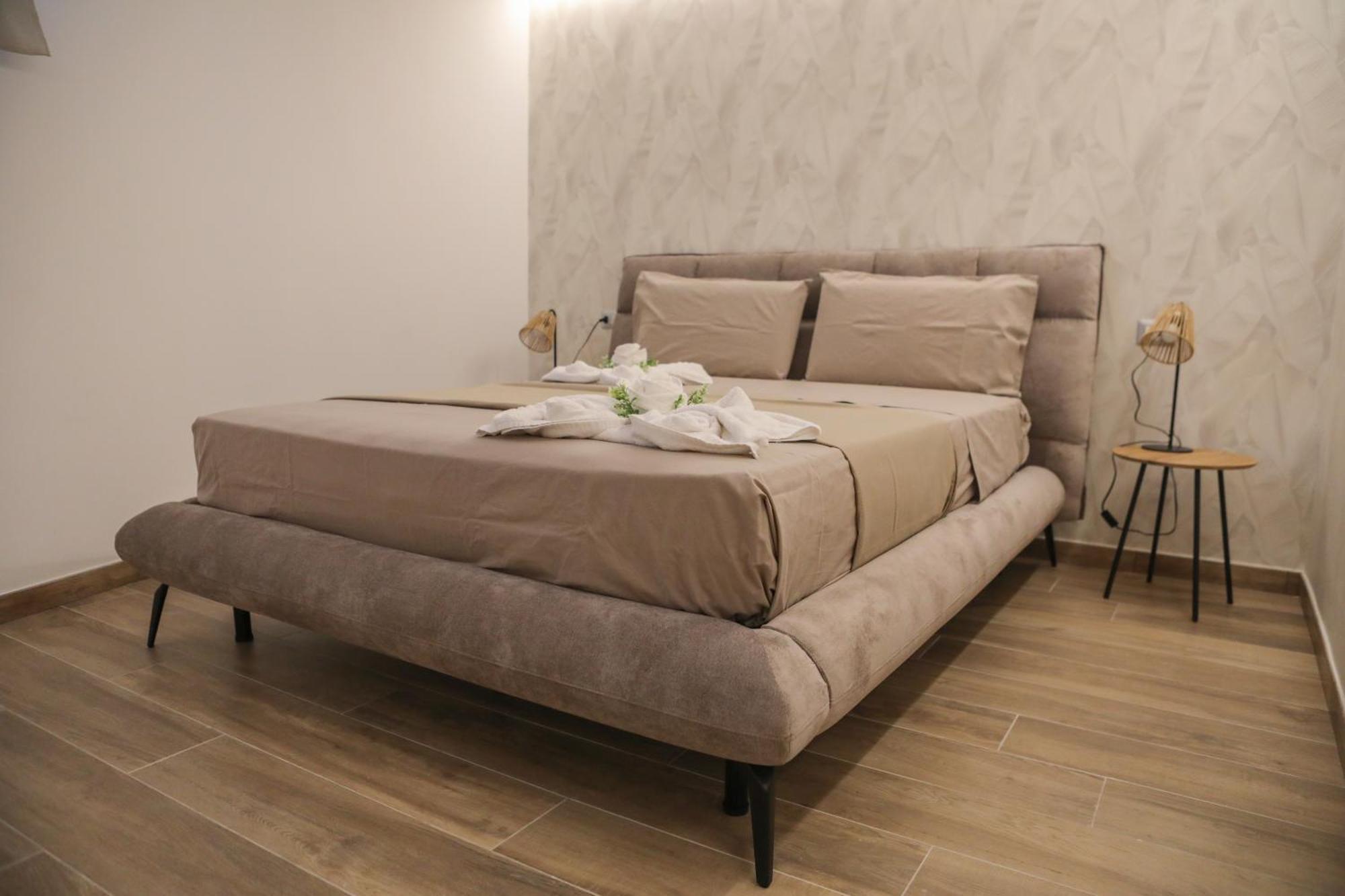 Luxury Regina 14 Apartment Bari Bagian luar foto