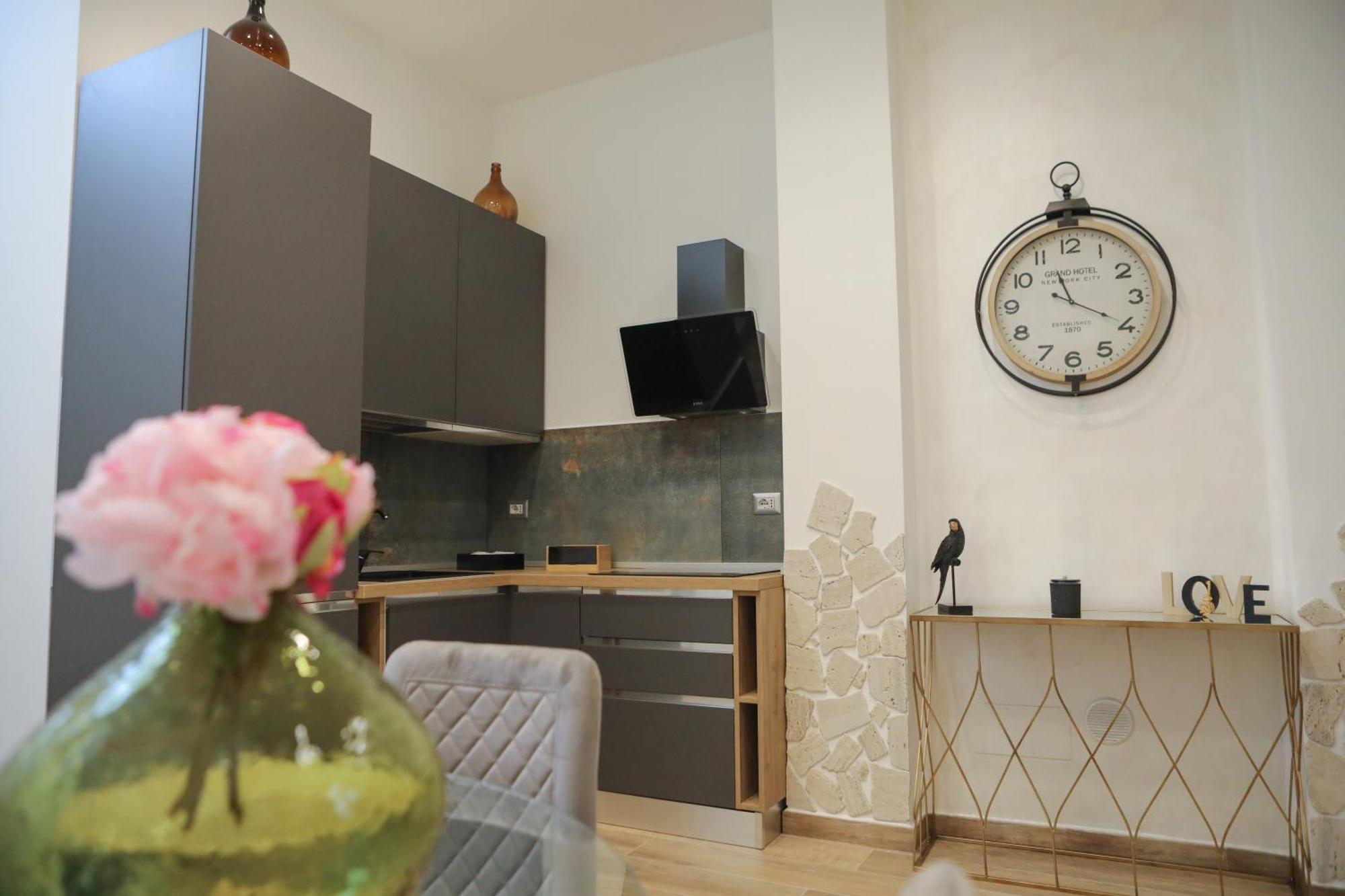 Luxury Regina 14 Apartment Bari Bagian luar foto