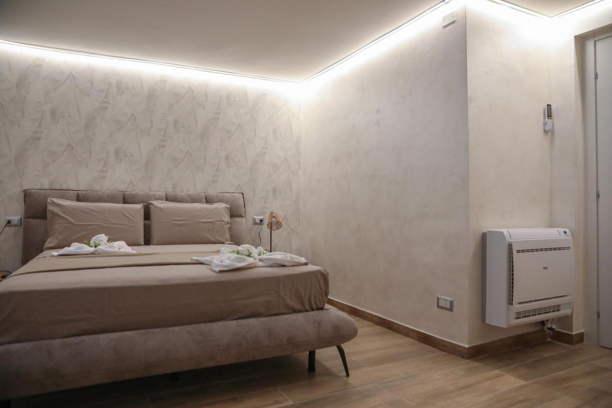 Luxury Regina 14 Apartment Bari Bagian luar foto